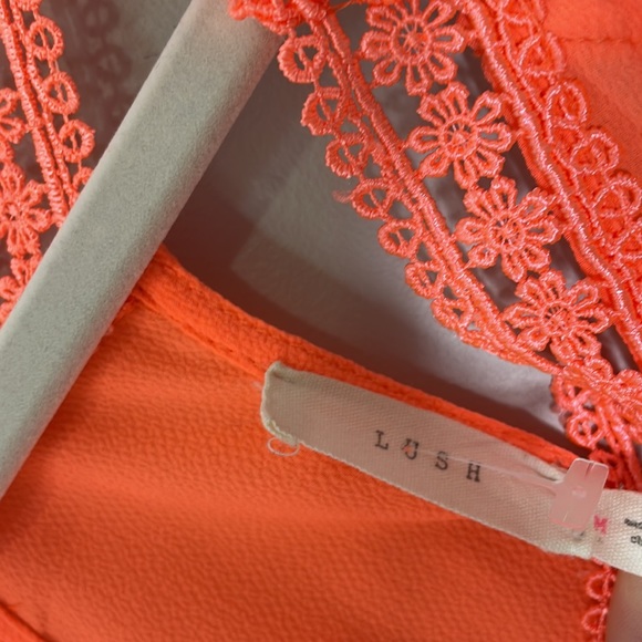 Lush Tank Top - Picture 3 of 4